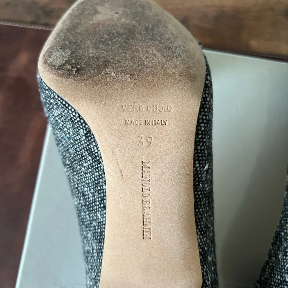 Manolo Blahnik Tweed Buckel Pumps (original box) - Picture 5 of 10
